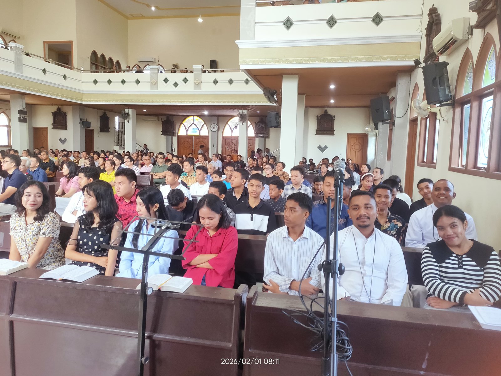 Satu Suara di Rumah Tuhan: Pelayanan Minggu SMAS Santo Aloysius Gonzaga