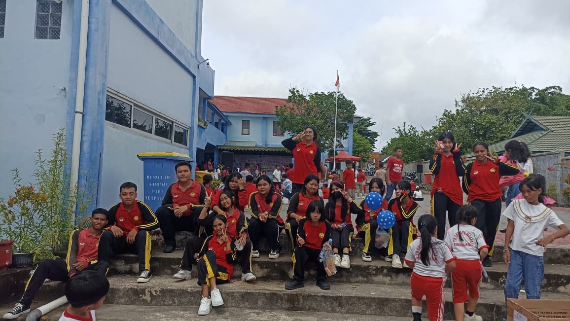 SMA Aloysius Gonzaga Pangkalan Bun Ramaikan Bazar Kuliner SDS Katolik Santa Maria Pangkalan Bun