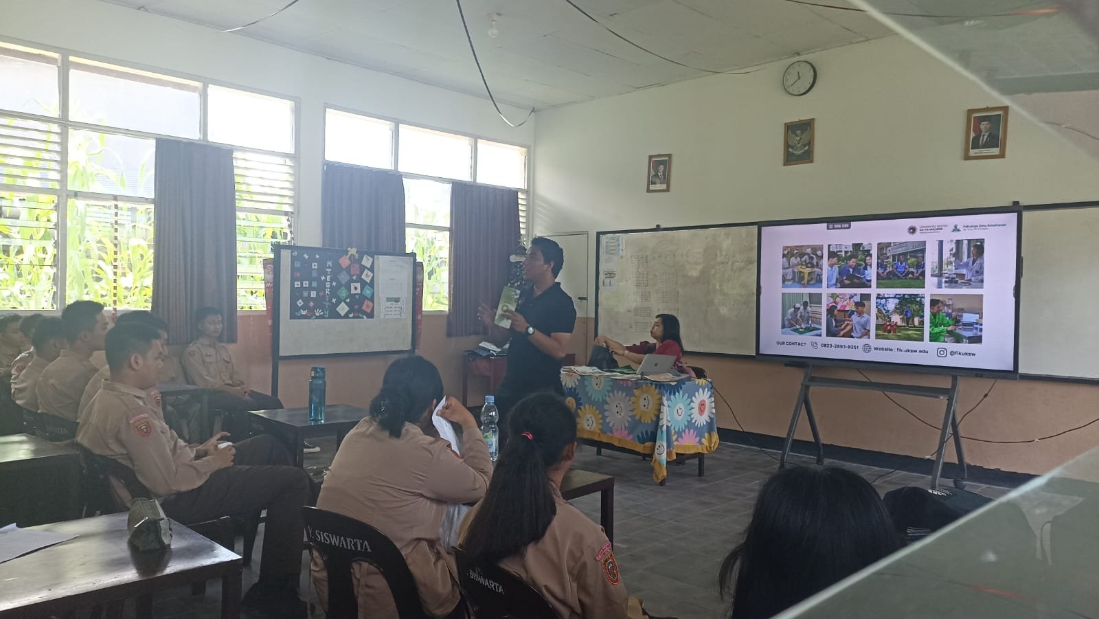 Buka Gerbang Masa Depan, Tim UKSW Sambangi SMAS Katolik Santo Aloysius Gonzaga Pangkalan Bun