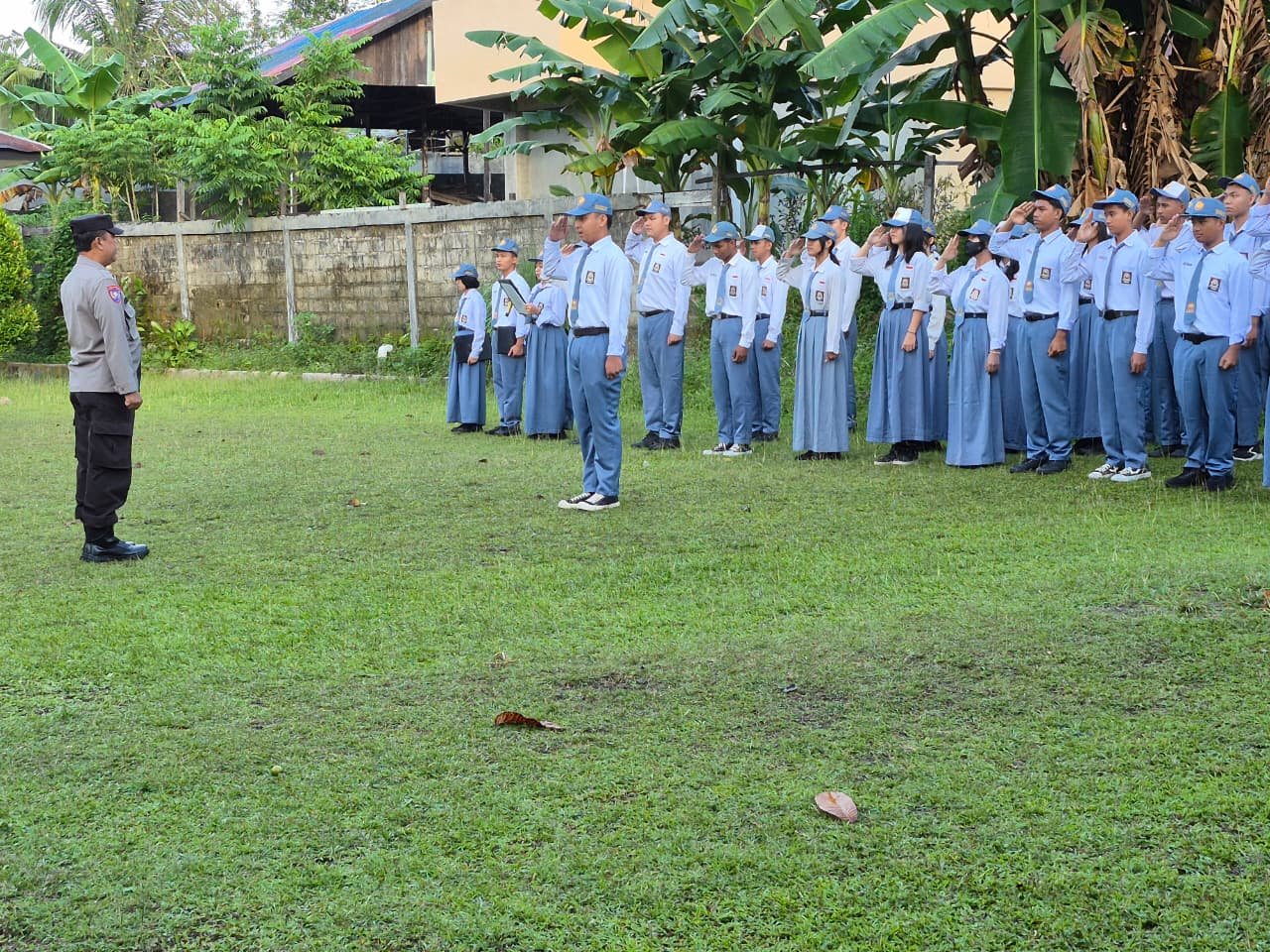 Perangi Bullying, Satbinmas Polres Kobar Beri Pembekalan Karakter di SMAS Katolik Santo Aloysius Gonzaga